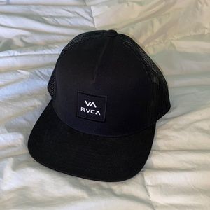 RVCA SnapBack / Trucker Hat